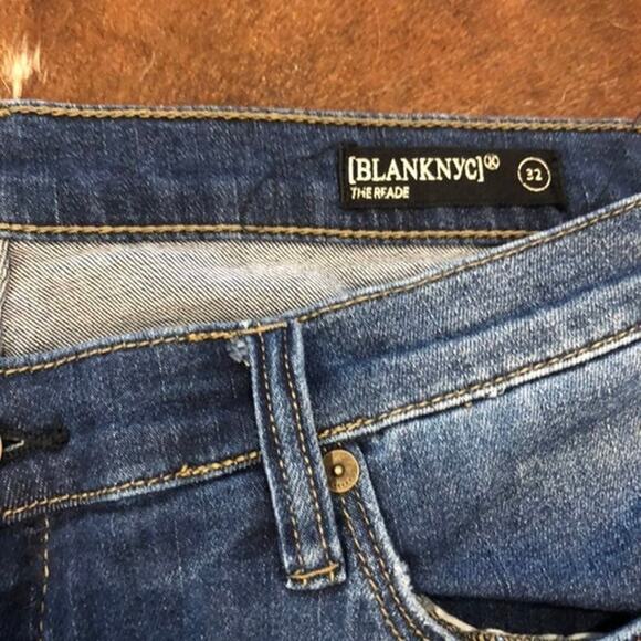 Blank NYC Highly Distressed Skinny Jeans Women's Bleached Medium Wash SZ 32 - Picture 4 of 5